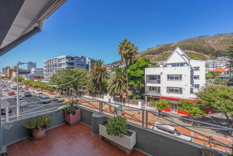 3 Bedroom Property for Sale in Sea Point Western Cape